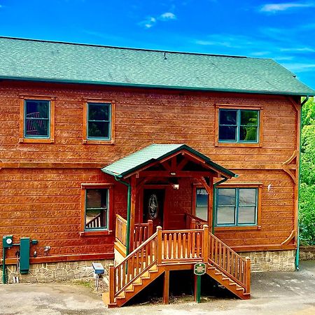 Smoky Mountain Views Villa แกตลิงเบิร์ก ภายนอก รูปภาพ