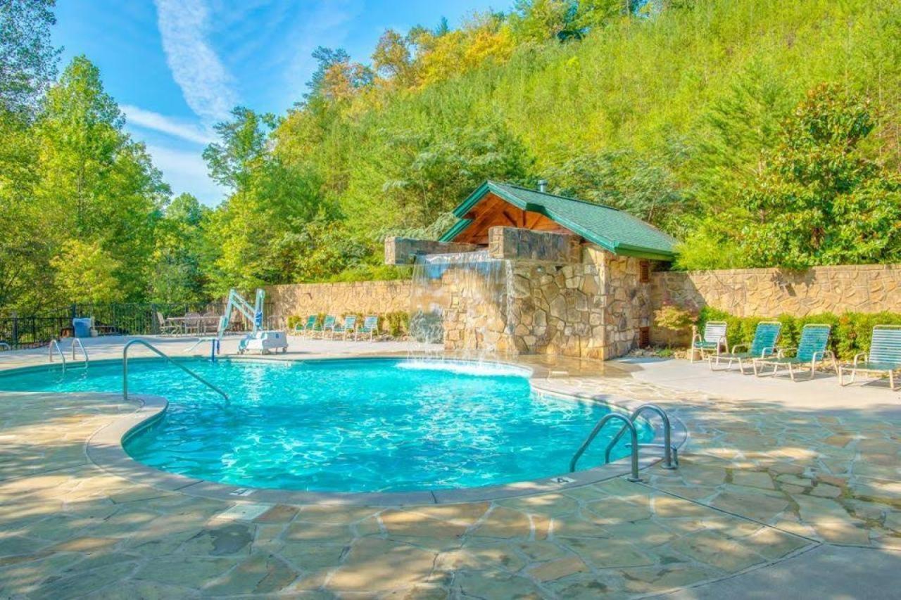 Smoky Mountain Views Villa แกตลิงเบิร์ก ภายนอก รูปภาพ