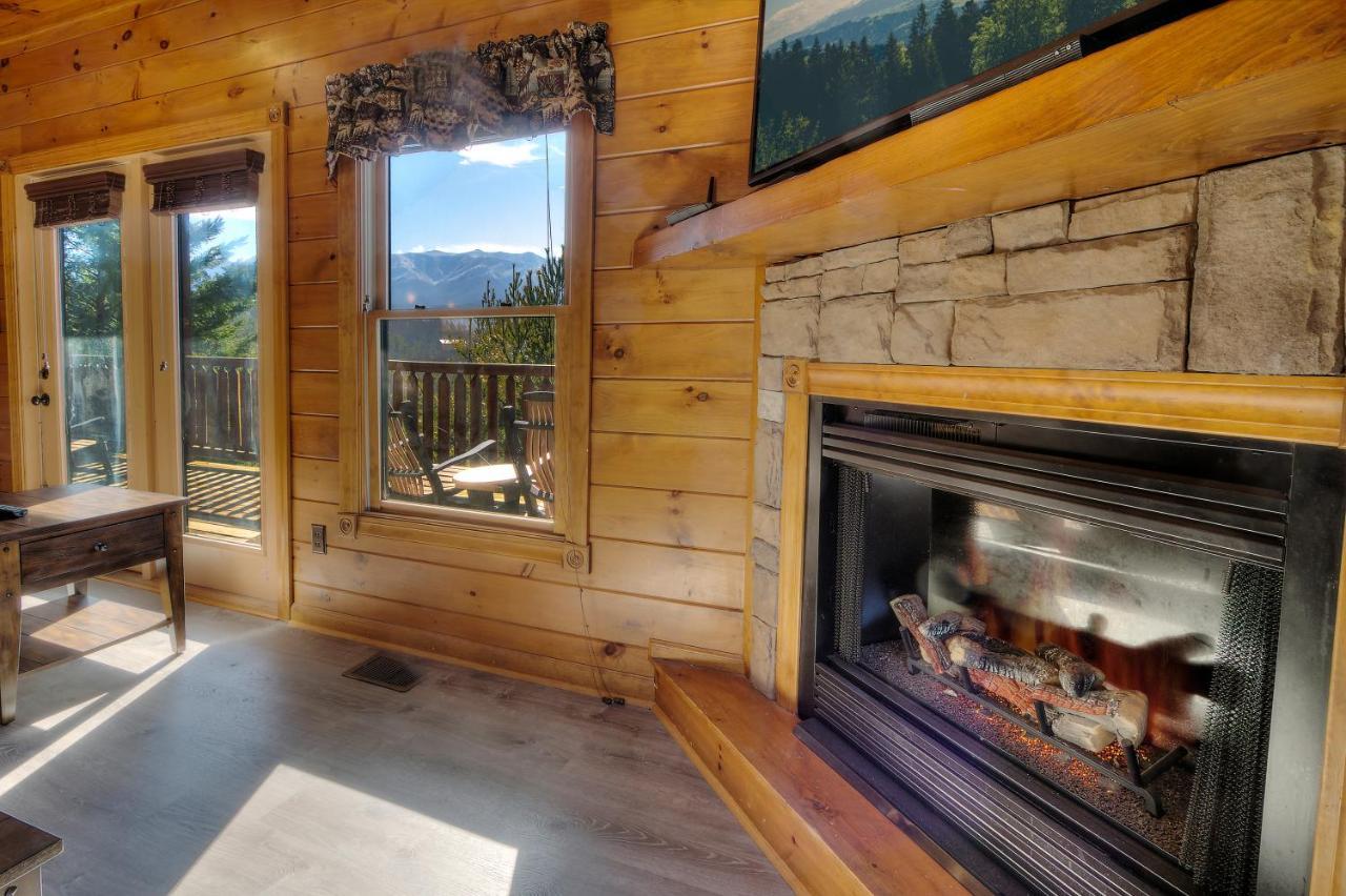 Smoky Mountain Views Villa แกตลิงเบิร์ก ภายนอก รูปภาพ