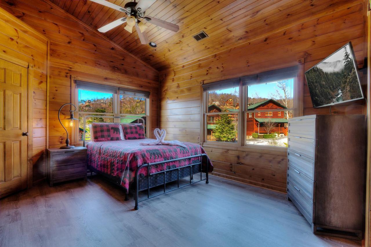 Smoky Mountain Views Villa แกตลิงเบิร์ก ภายนอก รูปภาพ