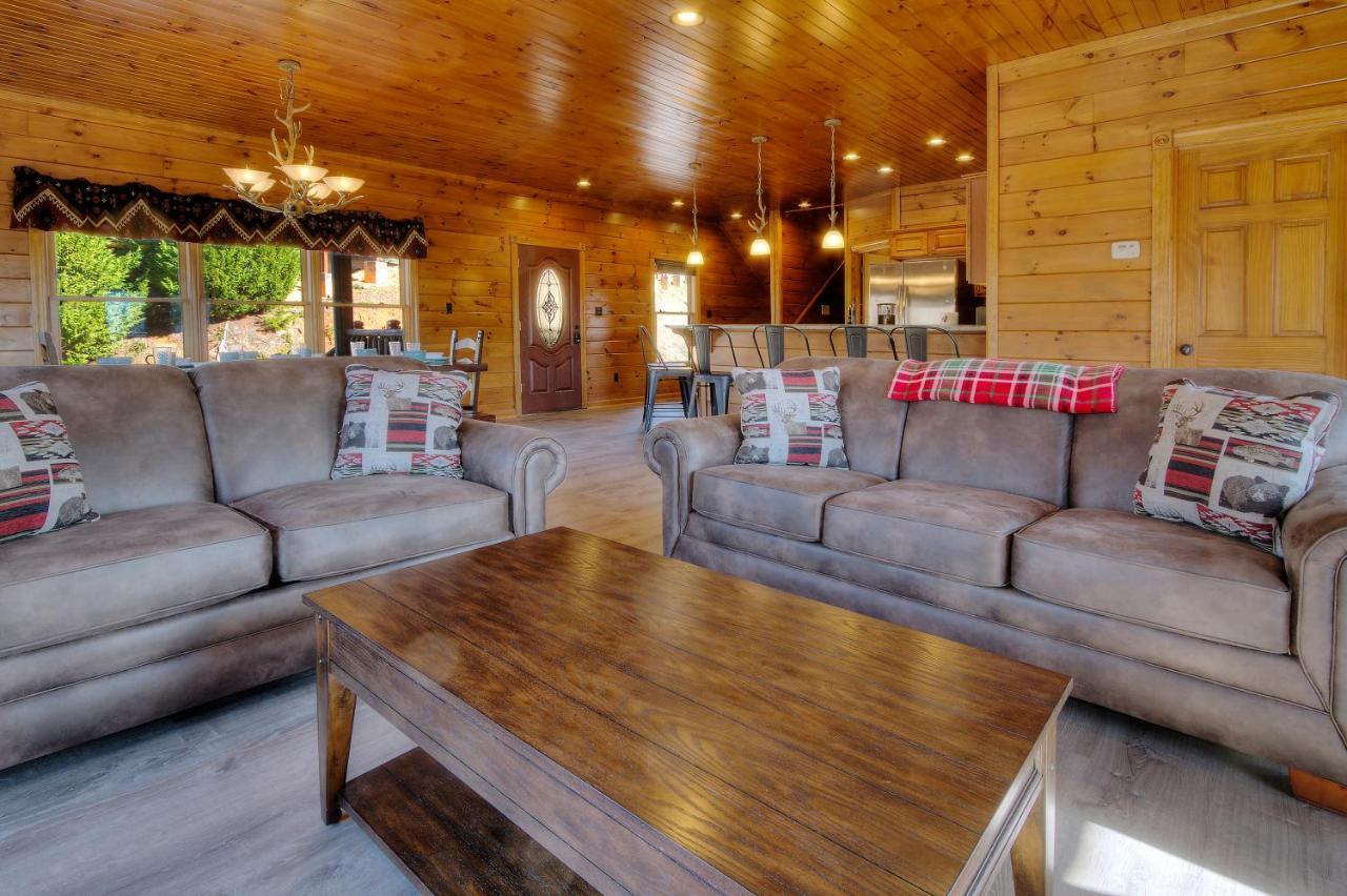 Smoky Mountain Views Villa แกตลิงเบิร์ก ภายนอก รูปภาพ