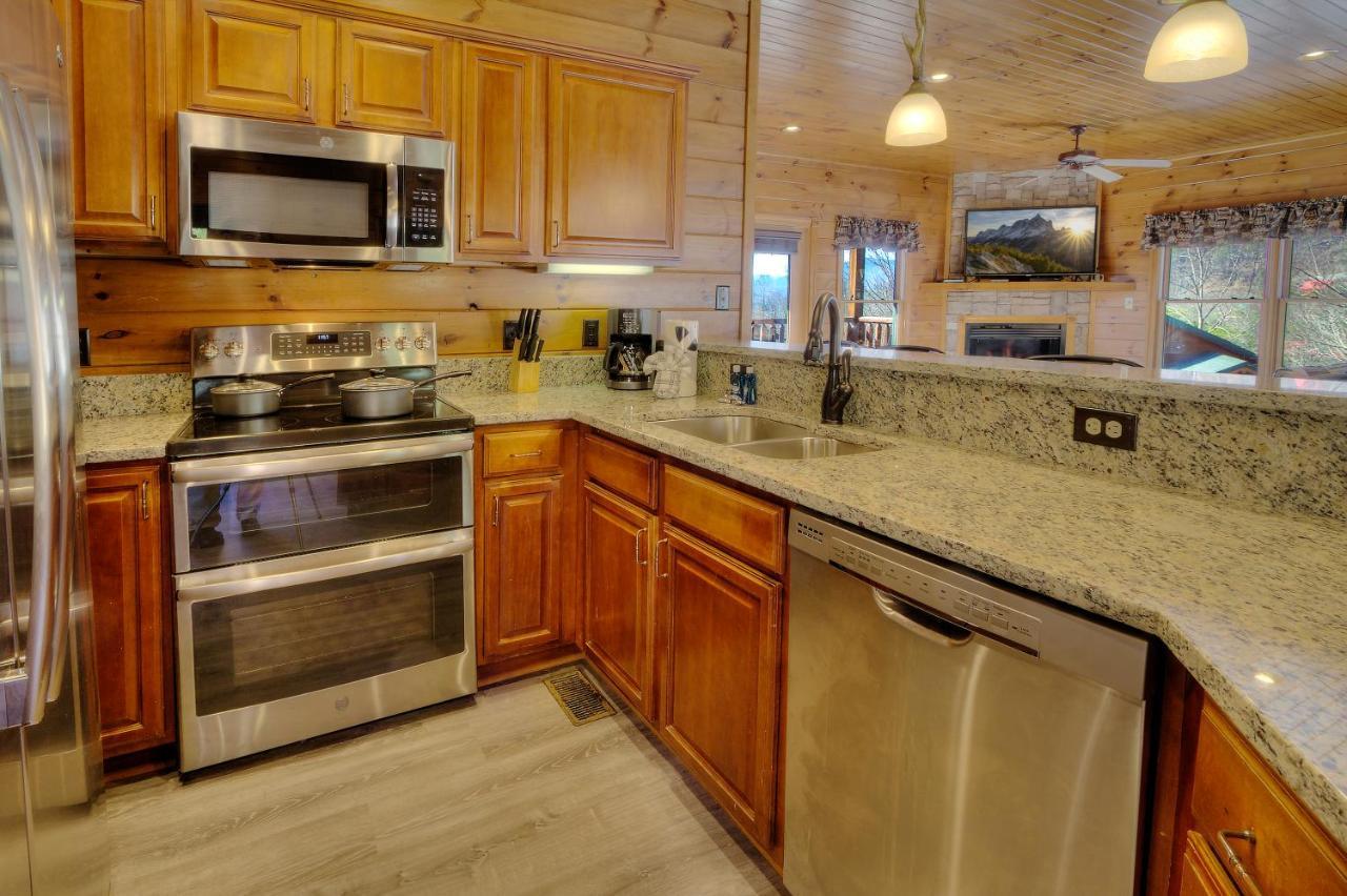 Smoky Mountain Views Villa แกตลิงเบิร์ก ภายนอก รูปภาพ