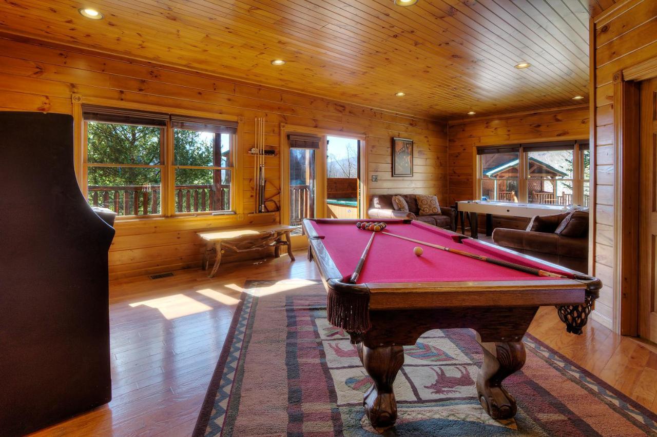 Smoky Mountain Views Villa แกตลิงเบิร์ก ภายนอก รูปภาพ