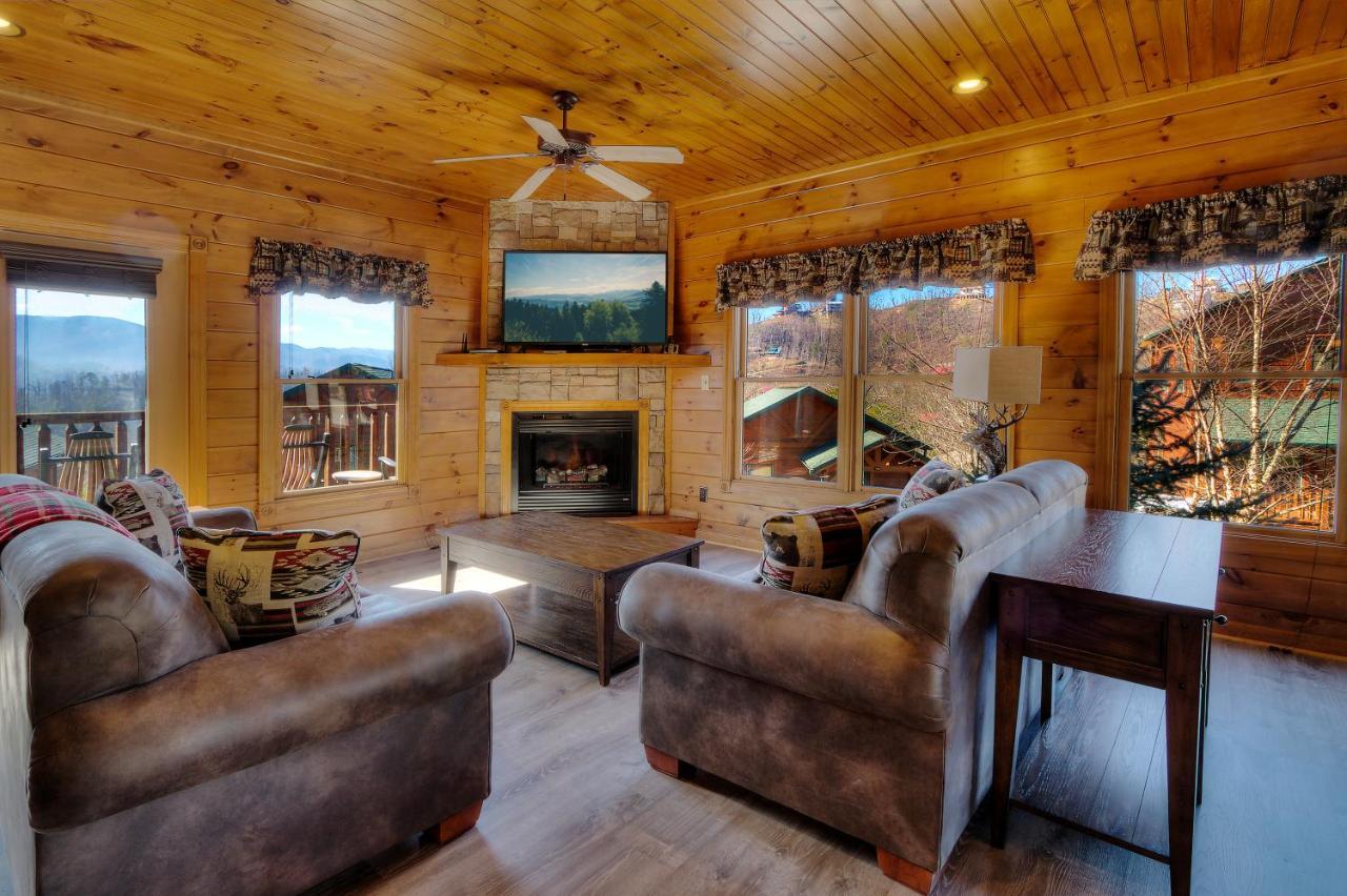 Smoky Mountain Views Villa แกตลิงเบิร์ก ภายนอก รูปภาพ